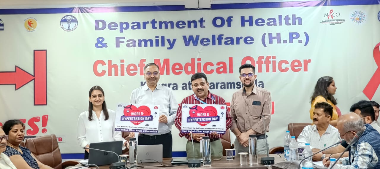 स्वास्थ्य विभाग द्वारा आयोजित अभियान का शुभारंभ करते हुए सीएमओ। स्वास्थ्य विभाग द्वारा आयोजित अभियान का शुभारंभ करते हुए सीएमओ।