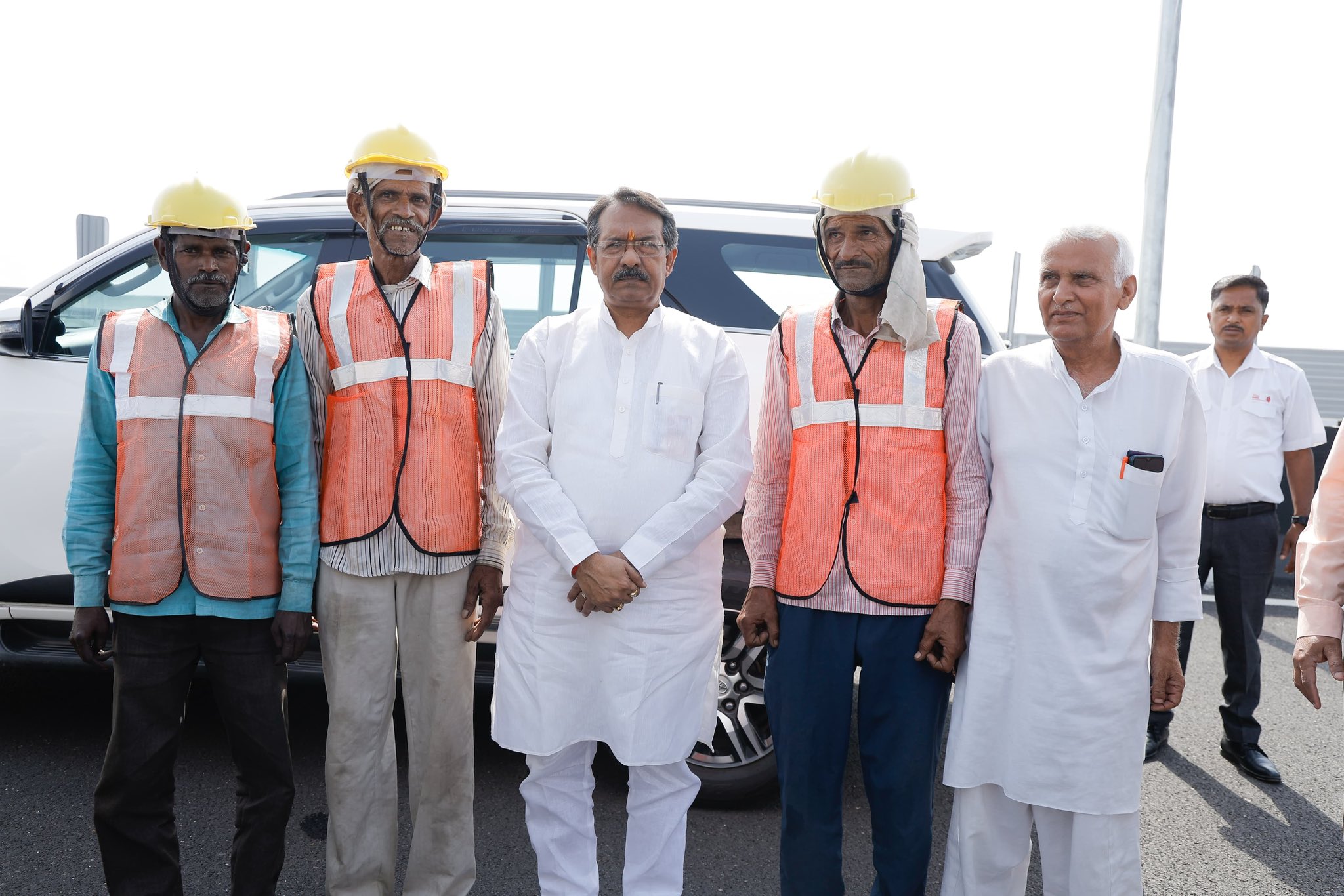 केंद्रीय मंत्री हर्ष मल्होत्रा शनिवार को दिल्ली-सहारनपुर-देहरादून एक्सप्रेसवे का निरीक्षण करते हुए केंद्रीय मंत्री हर्ष मल्होत्रा शनिवार को दिल्ली-सहारनपुर-देहरादून एक्सप्रेसवे का निरीक्षण करते हुए