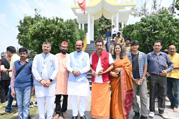 कार्यक्रम में माैजूद केंद्रीय राज्य मंत्री व अन्य अतिथि। कार्यक्रम में माैजूद केंद्रीय राज्य मंत्री व अन्य अतिथि।