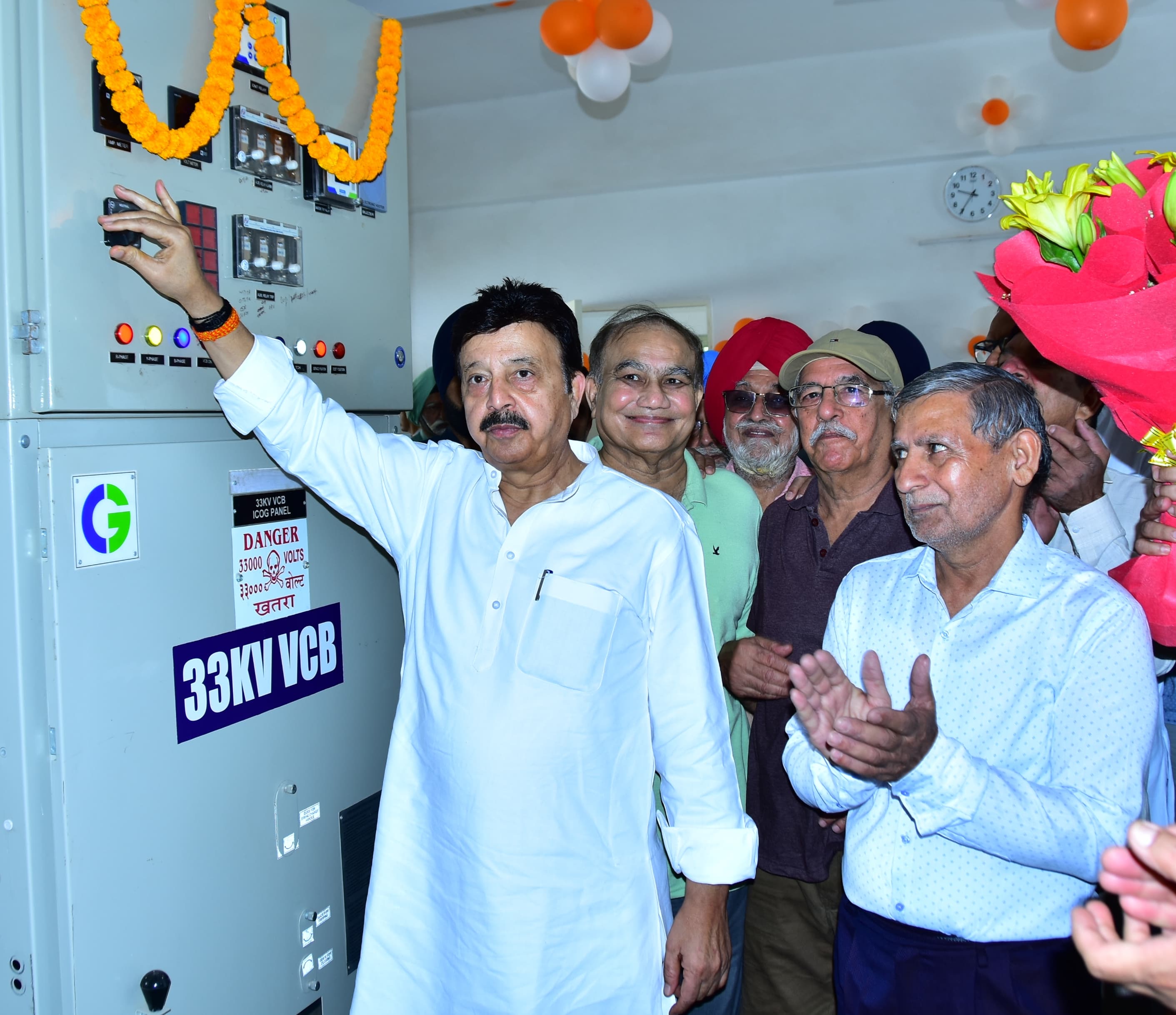 मंत्री राव नरबीर ने वाटिका सिटी में 33 केवी बिजली सब स्टेशन का किया उद्घाटन मंत्री राव नरबीर ने वाटिका सिटी में 33 केवी बिजली सब स्टेशन का किया उद्घाटन