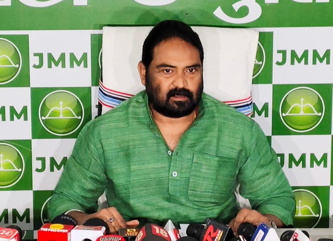 झामुमो प्रवक्ता विनोद पांडे की फाइल फोटो झामुमो प्रवक्ता विनोद पांडे की फाइल फोटो