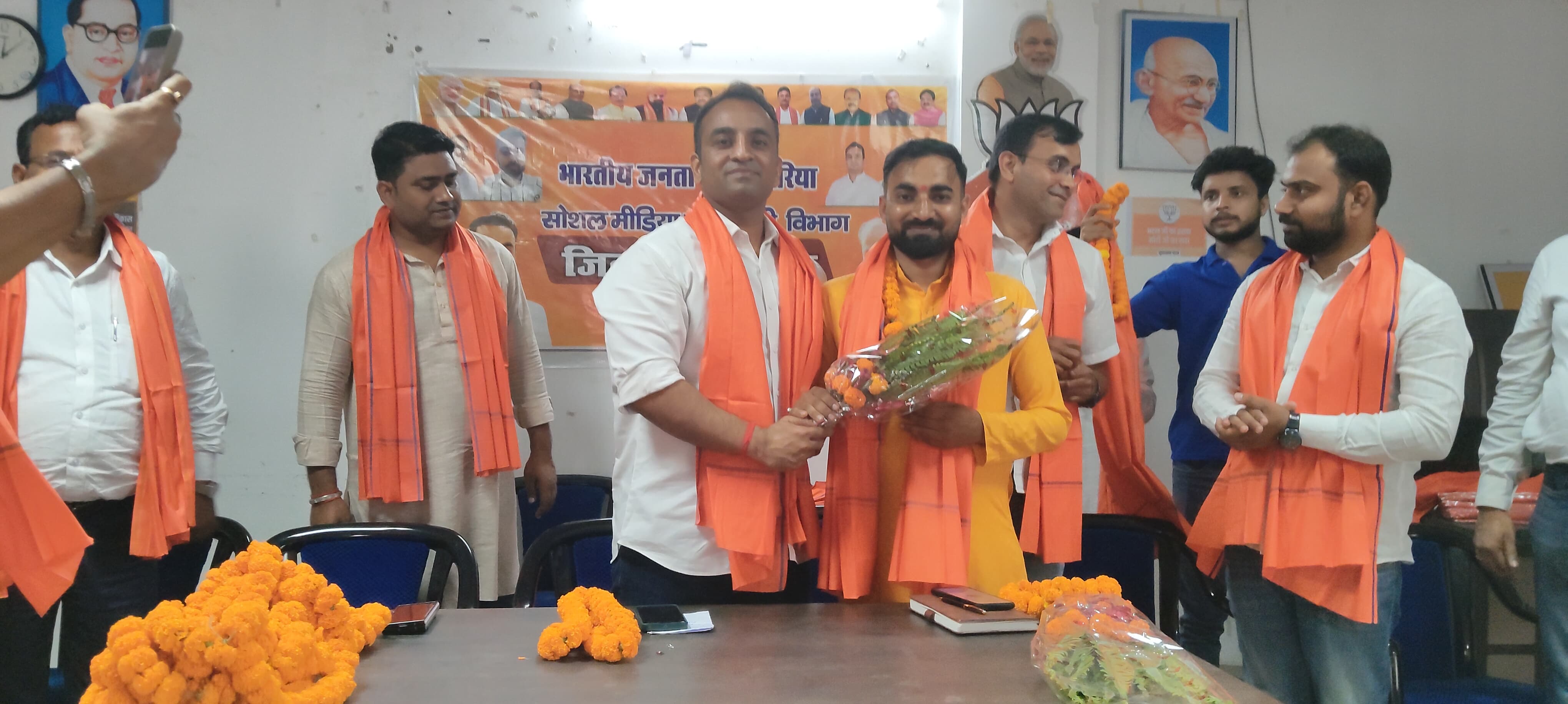 अररिया फोटो:कार्यशाला में अतिथियों का बुके देकर स्वागत अररिया फोटो:कार्यशाला में अतिथियों का बुके देकर स्वागत
