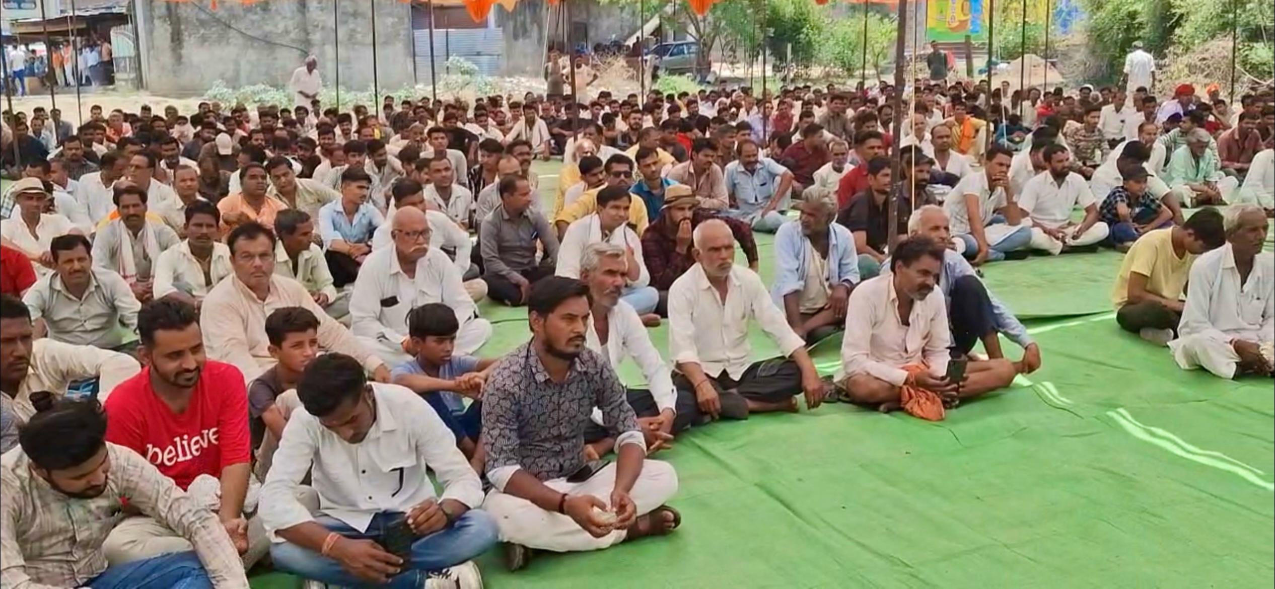 ग्रामीणों में आक्रोश ग्रामीणों में आक्रोश