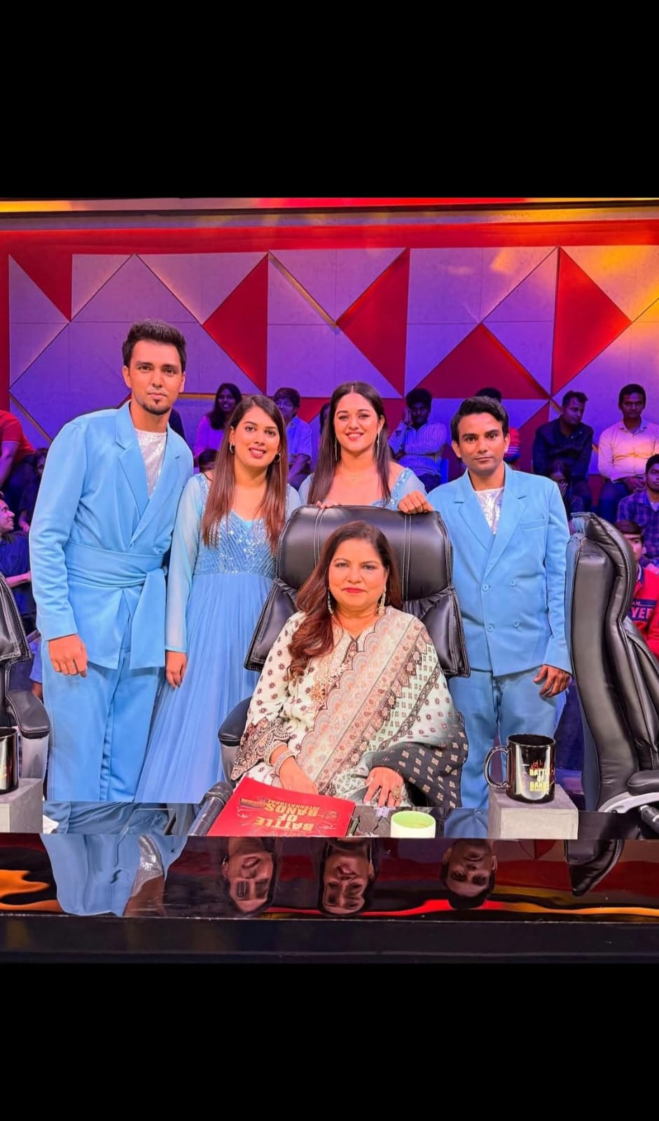 मुंबई में सपंन्न प्रतियोगिता के  निर्णायक मंडल के साथ