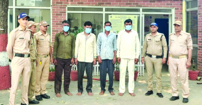 रूड़की पुलिस की गिरफ्त में आरोपित रूड़की पुलिस की गिरफ्त में आरोपित