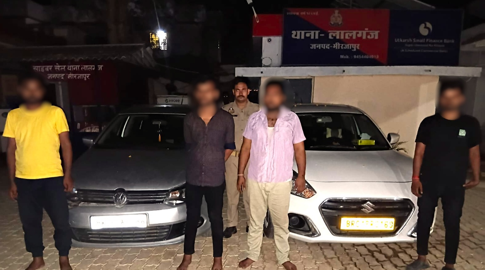 तस्करी में प्रयुक्त दो लग्जरी कारें व शराब तस्कर। तस्करी में प्रयुक्त दो लग्जरी कारें व शराब तस्कर।