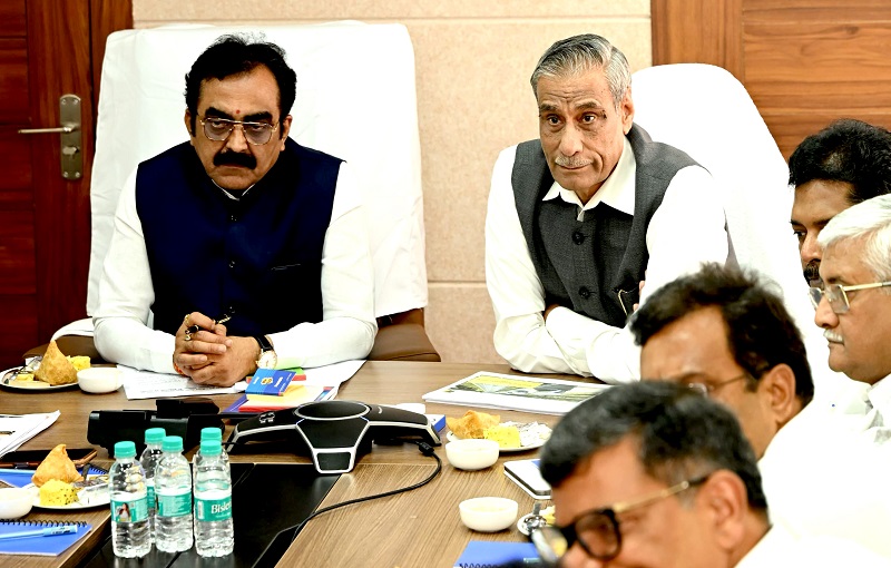 मप्रः लोक निर्माण मंत्री और भास्कराचार्य संस्थान प्रमुख के बीच उच्च स्तरीय बैठक हुई