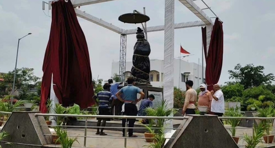 प्रतिमा की तस्वीर प्रतिमा की तस्वीर