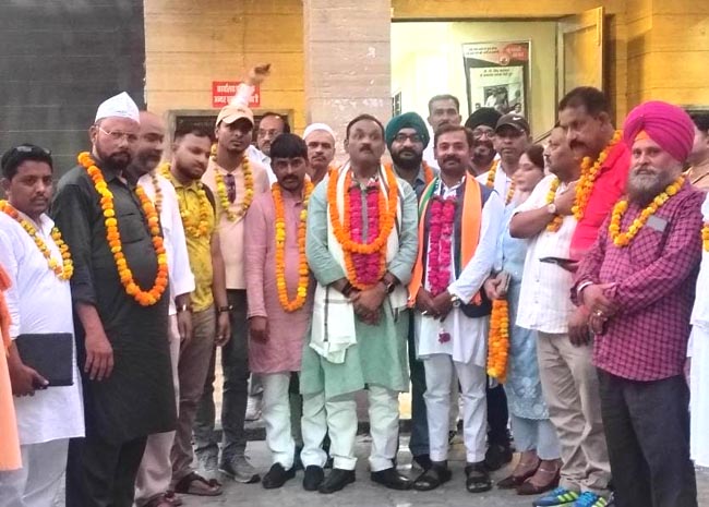 महानगर अध्यक्ष के साथ अल्पसंख्यक मोर्चा महानगर अध्यक्ष के साथ अल्पसंख्यक मोर्चा