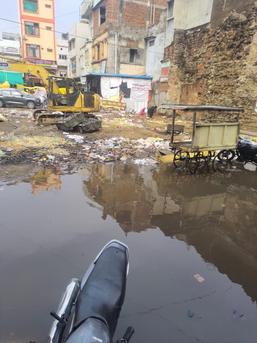 दमोह-बारिश नगर में अनेक जगह भरा पानी,कलेक्टर ने कार्यवाही के दिये निर्देश दमोह-बारिश नगर में अनेक जगह भरा पानी,कलेक्टर ने कार्यवाही के दिये निर्देश