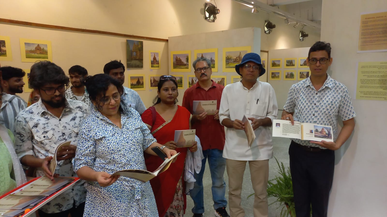 प्रदर्शनी में अतिथि प्रदर्शनी में अतिथि