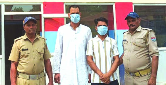 मंगलौर पुलिस गिरफ्त में आरोपित मंगलौर पुलिस गिरफ्त में आरोपित