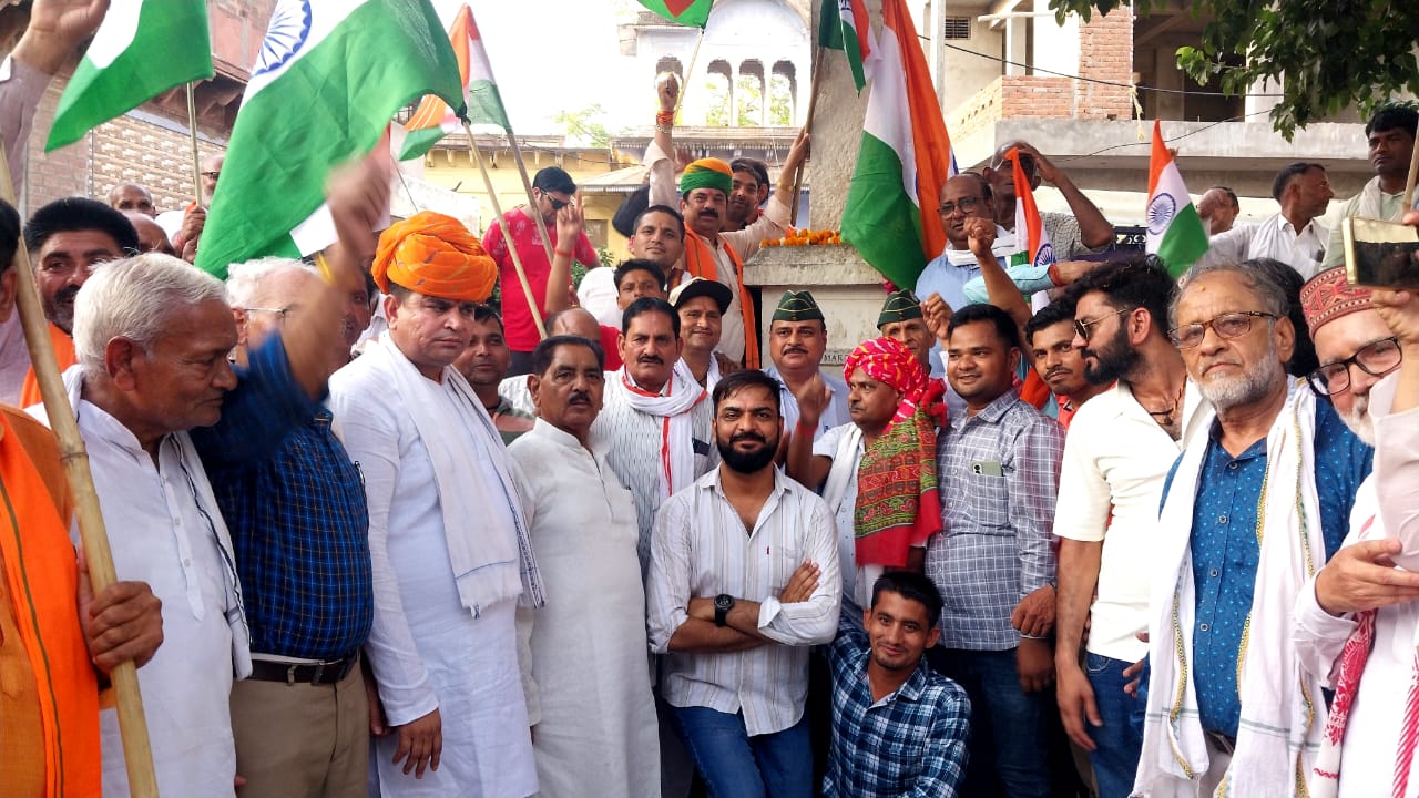 सेना के शौर्य एवं वीरता पर देश को गर्व : पाराशर सेना के शौर्य एवं वीरता पर देश को गर्व : पाराशर