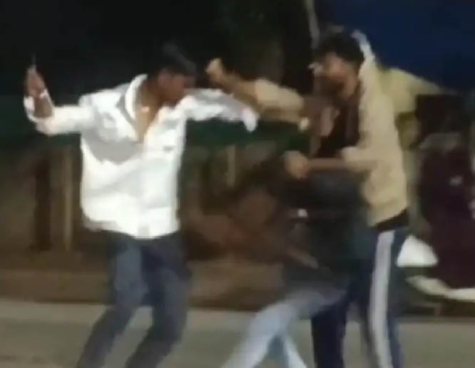 चाकूबाजी के आरोपी को किया गिरफ्तार चाकूबाजी के आरोपी को किया गिरफ्तार