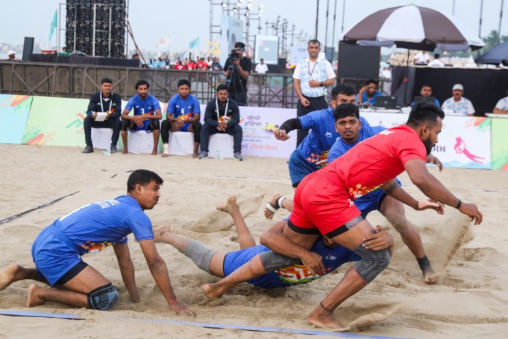बीच कबड्डी के एक मैच का दृश्य बीच कबड्डी के एक मैच का दृश्य