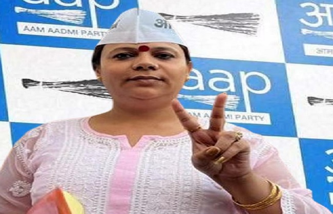 बॉबी किन्नर (फाइल फोटो) बॉबी किन्नर (फाइल फोटो)
