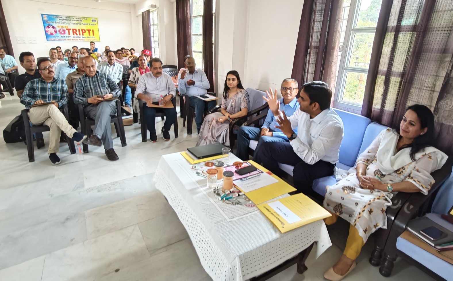 कार्यशाला के दौरान उपायुक्त और स्वास्थ्य अधिकारी। कार्यशाला के दौरान उपायुक्त और स्वास्थ्य अधिकारी।