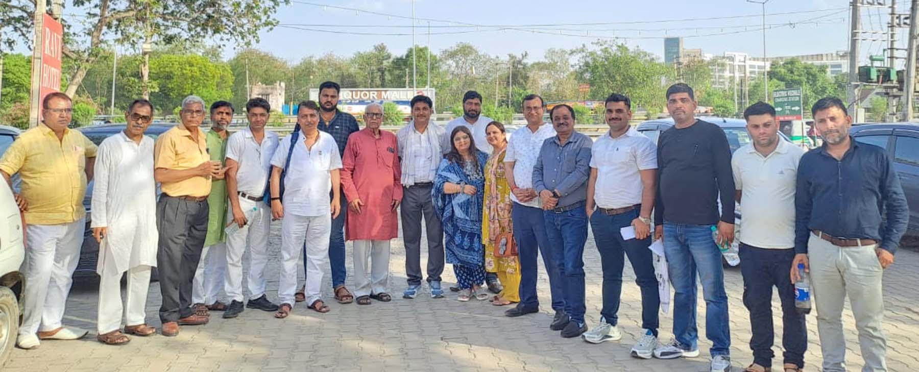 राजपूत क्षत्रिय संघ ट्रस्ट के चुनाव के दौरान मौजूद सदस्य। राजपूत क्षत्रिय संघ ट्रस्ट के चुनाव के दौरान मौजूद सदस्य।