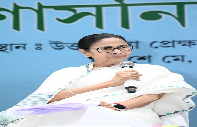 उत्तरकन्या में मुख्यमंत्री ममता बनर्जी उत्तरकन्या में मुख्यमंत्री ममता बनर्जी