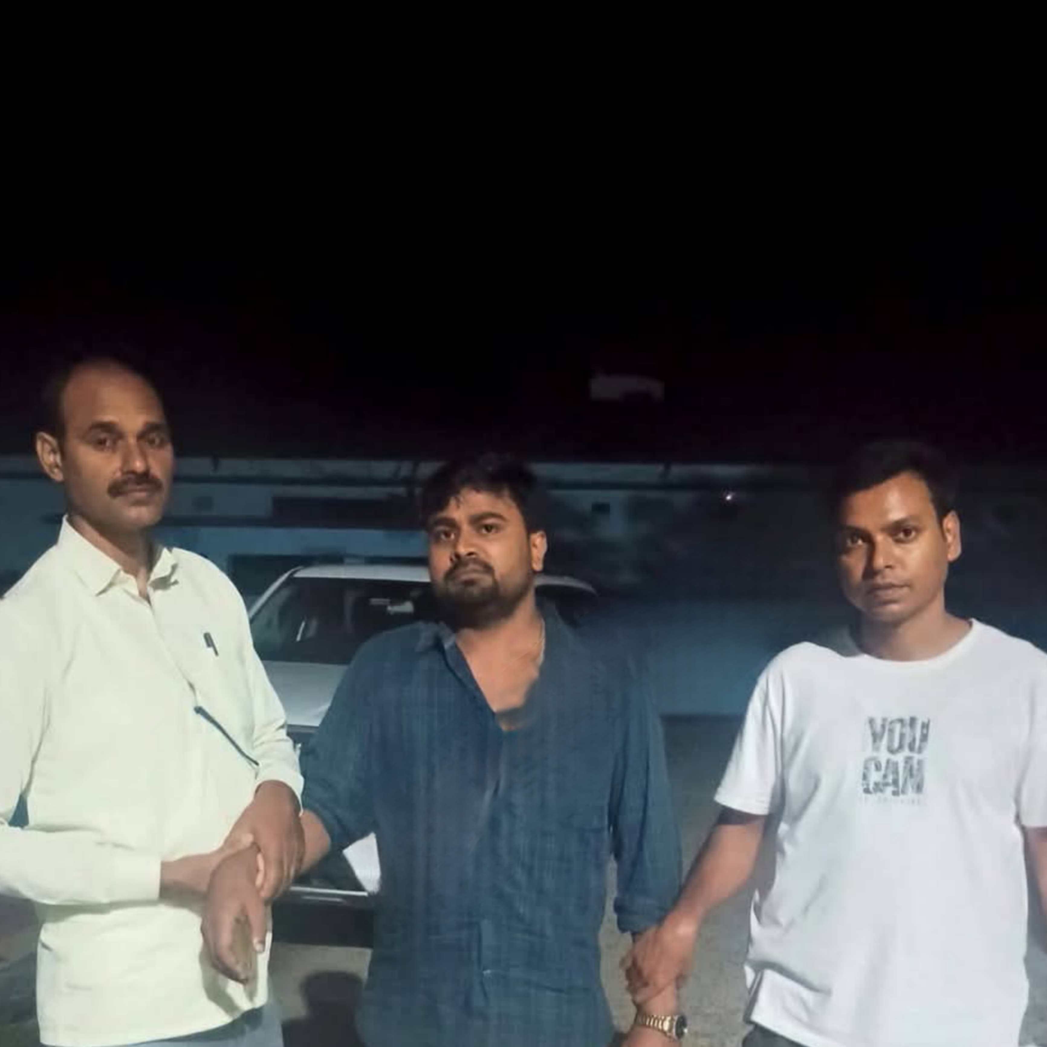 अररिया फोटो:रानीगंज के बीडीओ और लेखापाल निगरानी के हत्थे अररिया फोटो:रानीगंज के बीडीओ और लेखापाल निगरानी के हत्थे