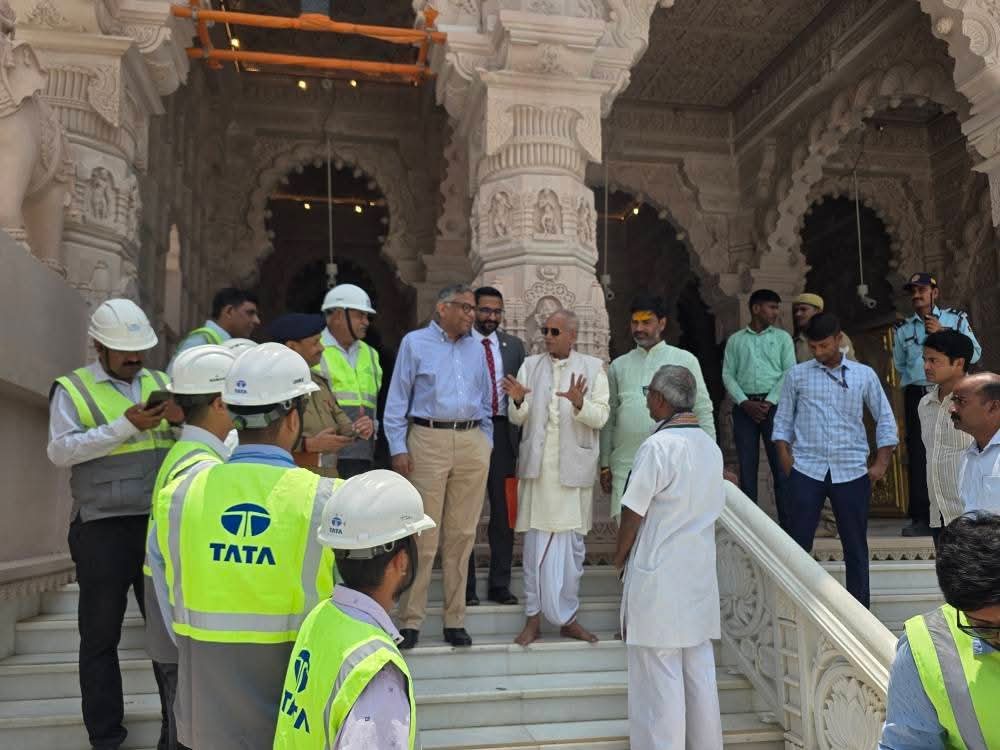 टाटा ग्रुप के चेयरमैन नटराजन चंद्रशेखरन राम मंदिर के निर्माण कार्य का किया अवलोकन टाटा ग्रुप के चेयरमैन नटराजन चंद्रशेखरन राम मंदिर के निर्माण कार्य का किया अवलोकन