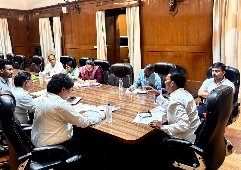 मंत्री सिलावट ने की समीक्षा मंत्री सिलावट ने की समीक्षा