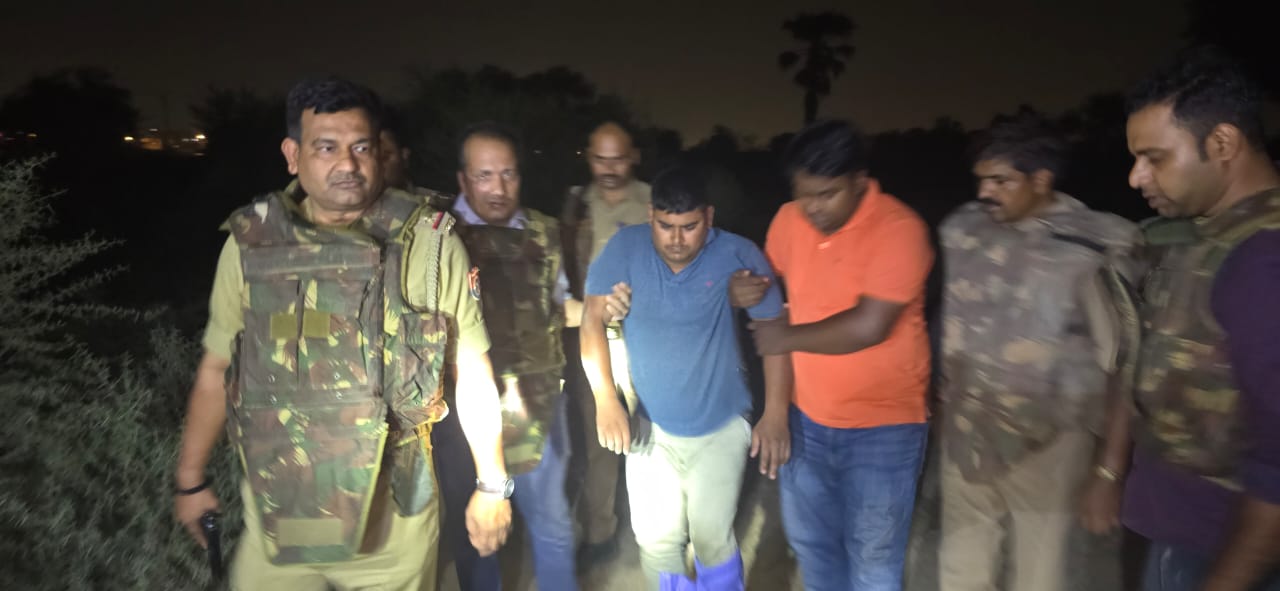 मुठभेड़ में घायल बदमाश मुठभेड़ में घायल बदमाश