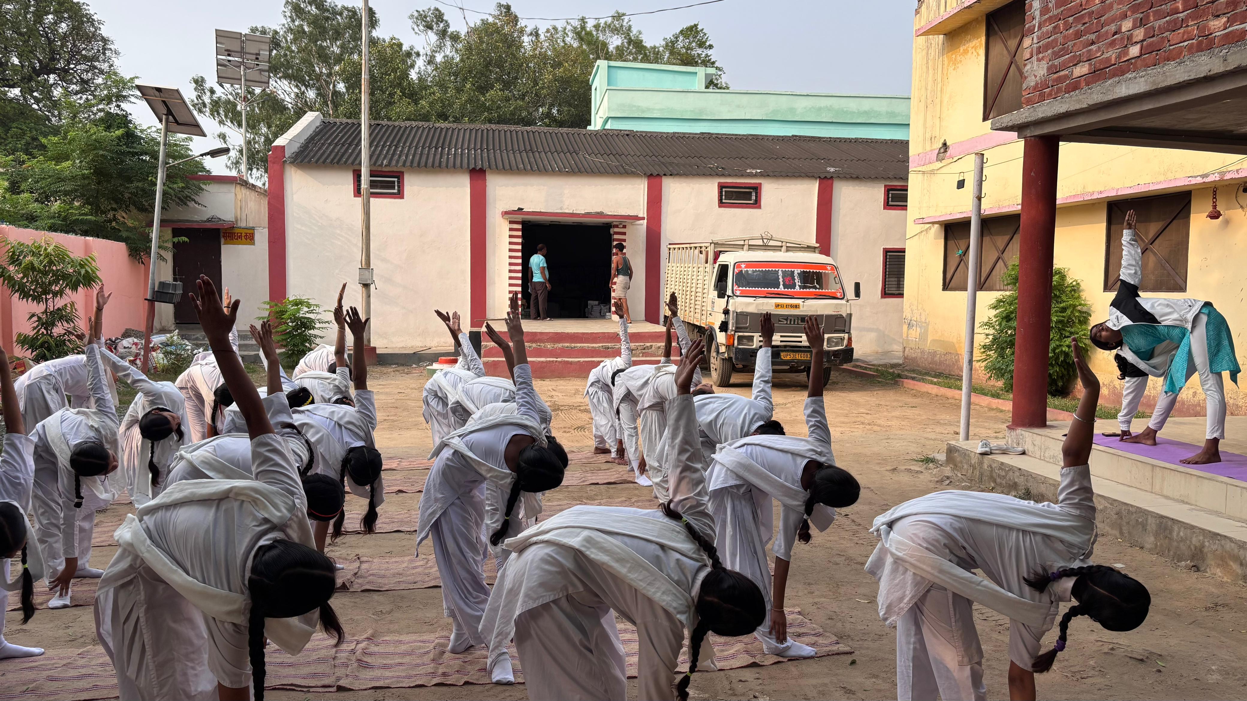 बालिकाओं को सशक्त बना रही योग करने की पहल: -प्रो पूनम टंडन , कुलपति* बालिकाओं को सशक्त बना रही योग करने की पहल: -प्रो पूनम टंडन , कुलपति*