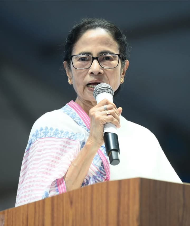 उत्तरबंगाल में मुख्यमंत्री ममता बनर्जी उत्तरबंगाल में मुख्यमंत्री ममता बनर्जी