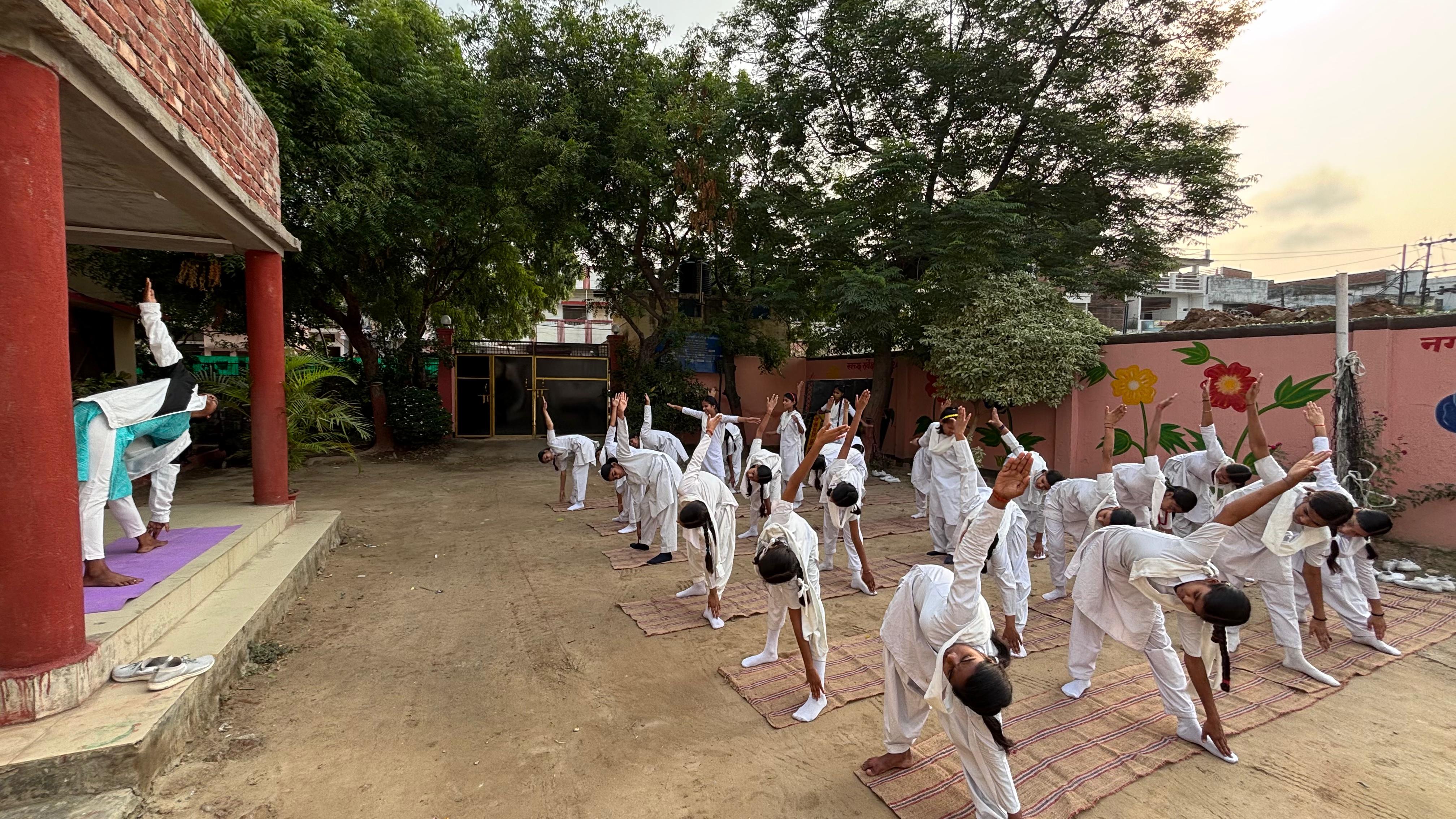बालिकाओं को सशक्त बना रही योग करने की पहल: -प्रो पूनम टंडन , कुलपति* बालिकाओं को सशक्त बना रही योग करने की पहल: -प्रो पूनम टंडन , कुलपति*