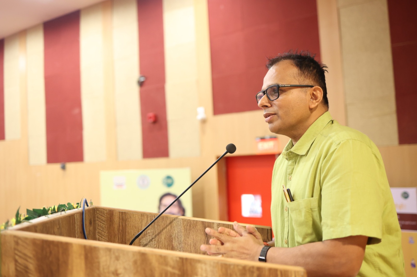 कार्यक्रम की तस्वीर कार्यक्रम की तस्वीर