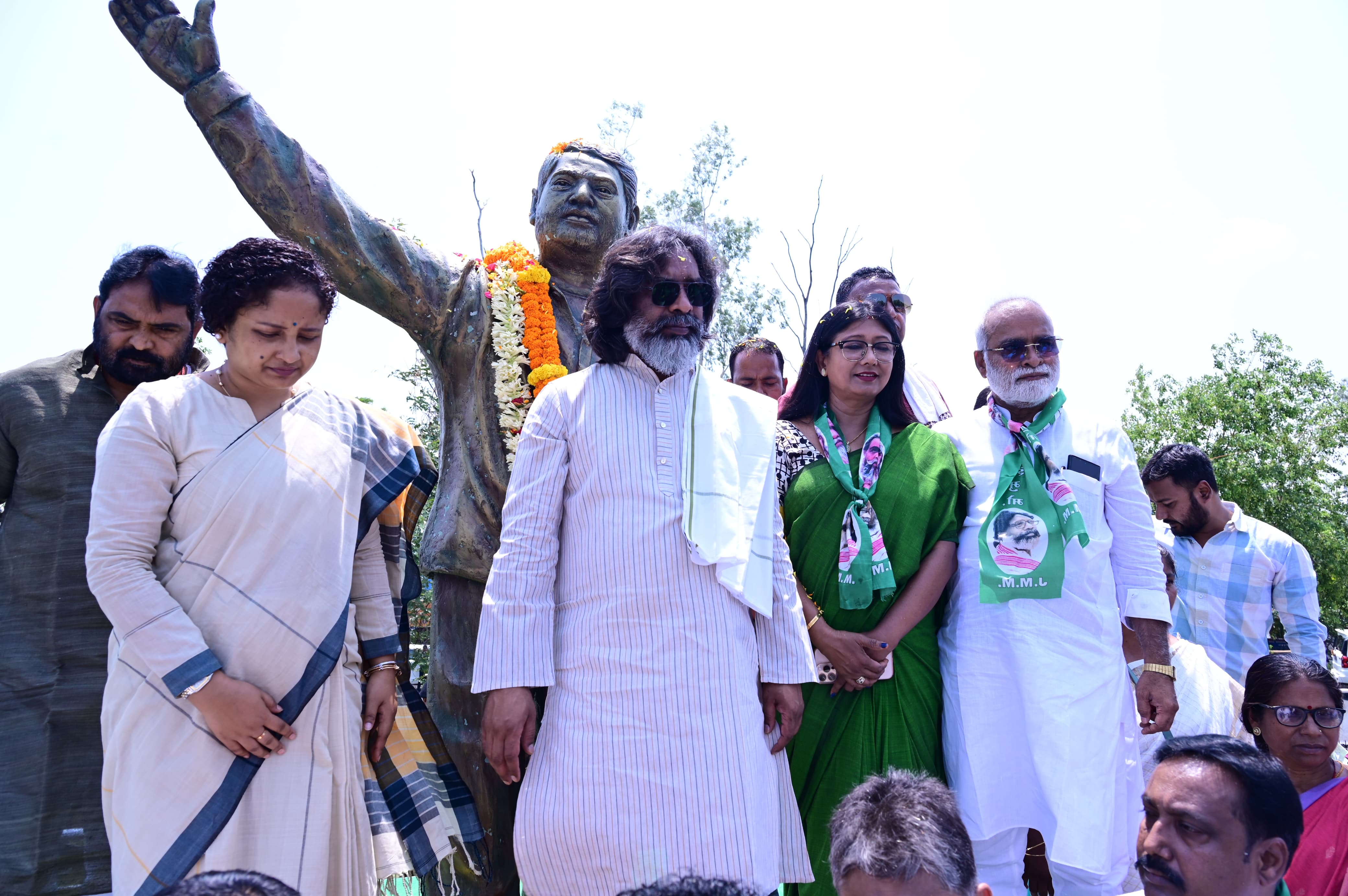मुख्यमंत्री सहित अन्य मुख्यमंत्री सहित अन्य
