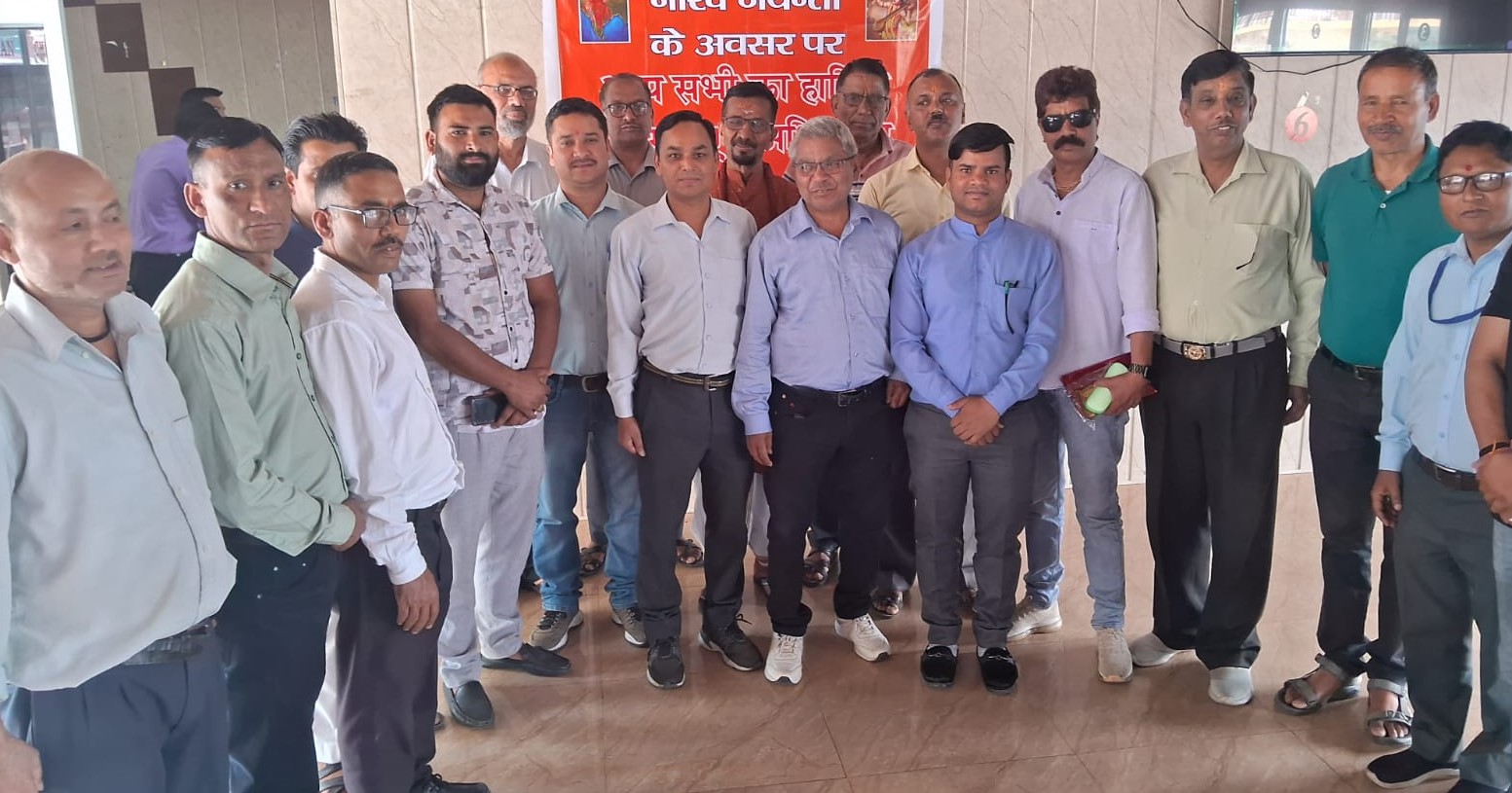 गोपेश्वर में आयोजित कार्यक्रम में मौजूद लोग। गोपेश्वर में आयोजित कार्यक्रम में मौजूद लोग।