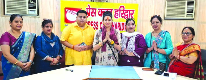 प्रेस क्लब में पत्रकार वार्ता के दौरान प्रेस क्लब में पत्रकार वार्ता के दौरान