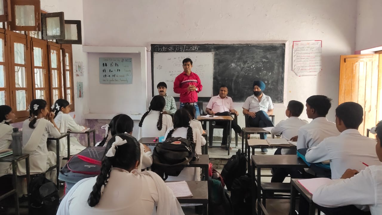 सरकारी पॉलिटेक्निक कॉलेज जम्मू ने भलवाल क्षेत्र में प्रवेश जागरूकता अभियान चलाया सरकारी पॉलिटेक्निक कॉलेज जम्मू ने भलवाल क्षेत्र में प्रवेश जागरूकता अभियान चलाया