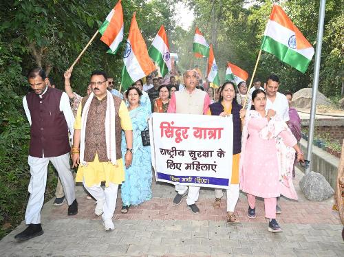 सिंदूर यात्रा में शामिल हुए नेता प्रतिपक्ष जयराम ठाकुर सिंदूर यात्रा में शामिल हुए नेता प्रतिपक्ष जयराम ठाकुर