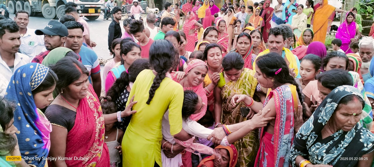 घटना के बाद रोते बिलखते परिजन घटना के बाद रोते बिलखते परिजन