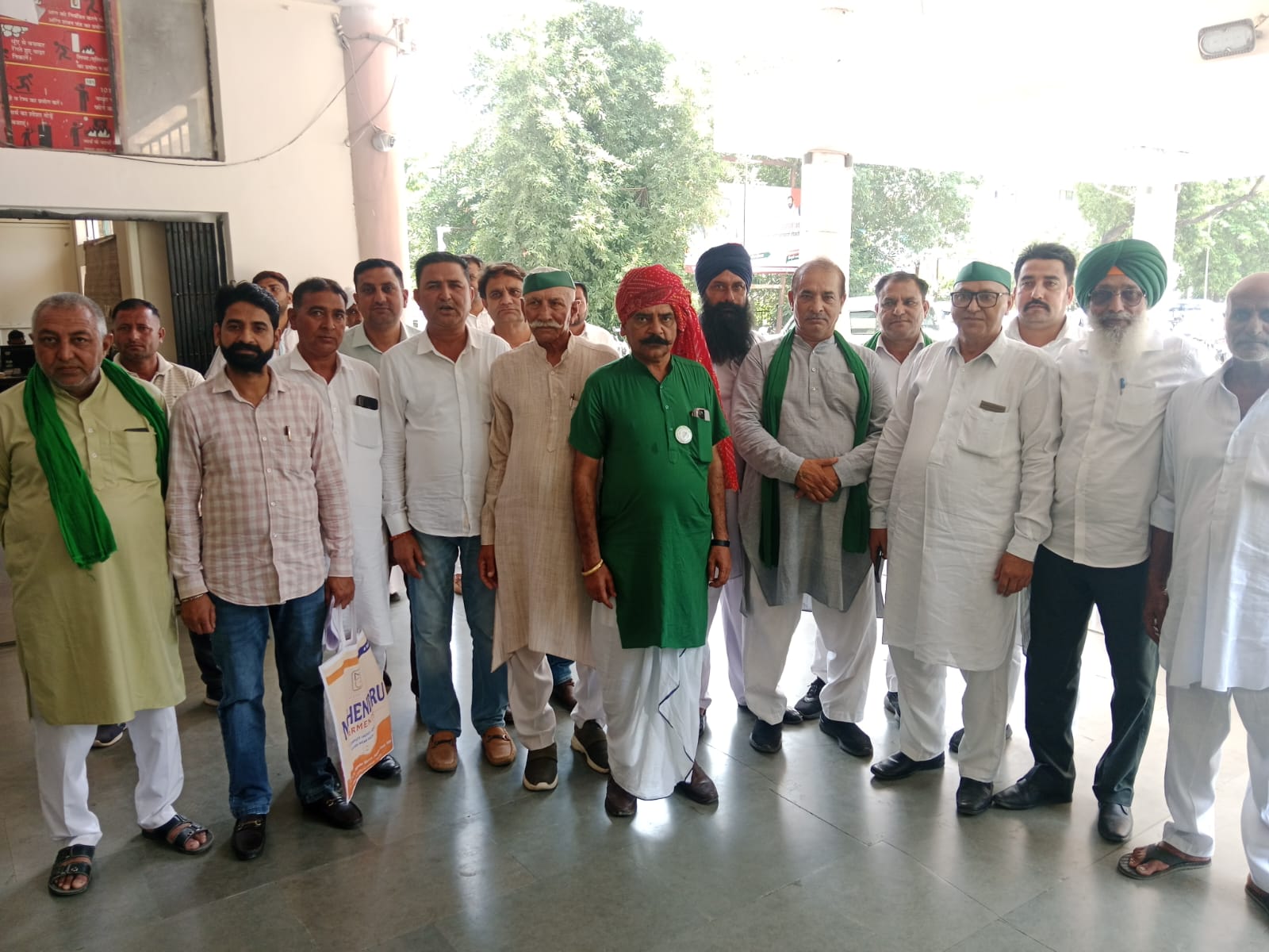 जिला उपायुक्त से मिलने पहुंचा किसान प्रतिनिधि मंडल