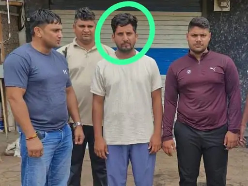 घेरे के अंदर आरोपी याया, जिसे सीआईए टीम ने पकड़ लिया। घेरे के अंदर आरोपी याया, जिसे सीआईए टीम ने पकड़ लिया।