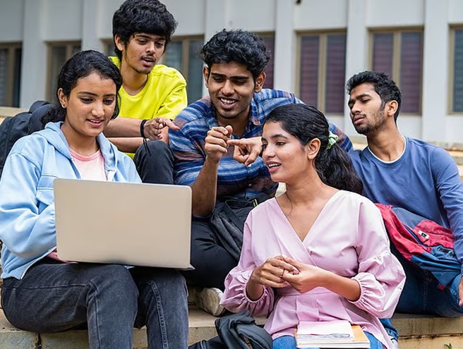 भारतीय छात्र-छात्राओं को तकनीकी उच्च शिक्षा के लिए विदेश जाने की जरूरत नहीं पड़ेगी। फोटो-गल्फ न्यूज भारतीय छात्र-छात्राओं को तकनीकी उच्च शिक्षा के लिए विदेश जाने की जरूरत नहीं पड़ेगी। फोटो-गल्फ न्यूज
