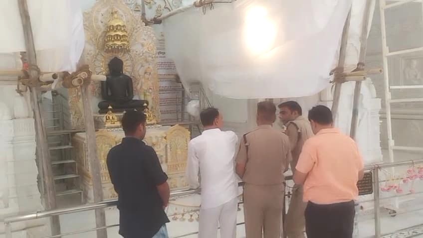 स्वस्ति धाम जैन मंदिर में भीषण चोरी, अज्ञात चोर ले उड़े लाखों रुपये के सोने-चांदी के आभूषण 2