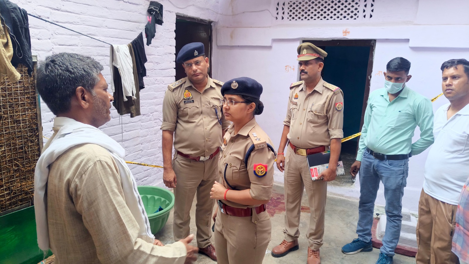 पति और पत्नी पर धारदार हथियार से हमला, पत्नी की मौत पति और पत्नी पर धारदार हथियार से हमला, पत्नी की मौत