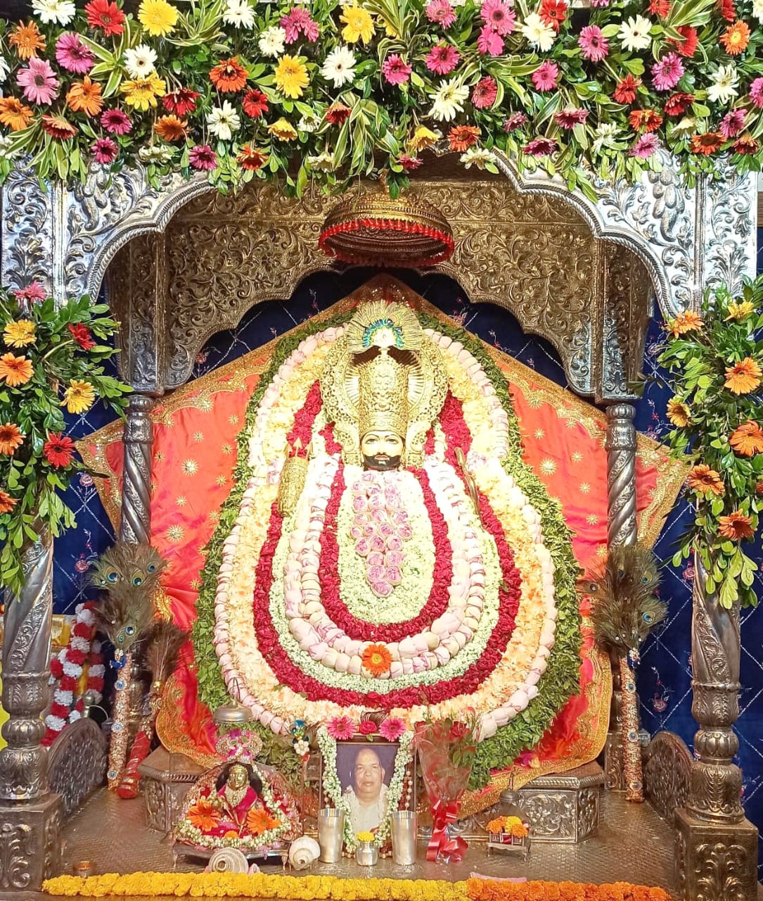 अचला एकादशी पर खाटू नरेश का हुआ हुआ भव्य श्रृ्ंगार अचला एकादशी पर खाटू नरेश का हुआ हुआ भव्य श्रृ्ंगार