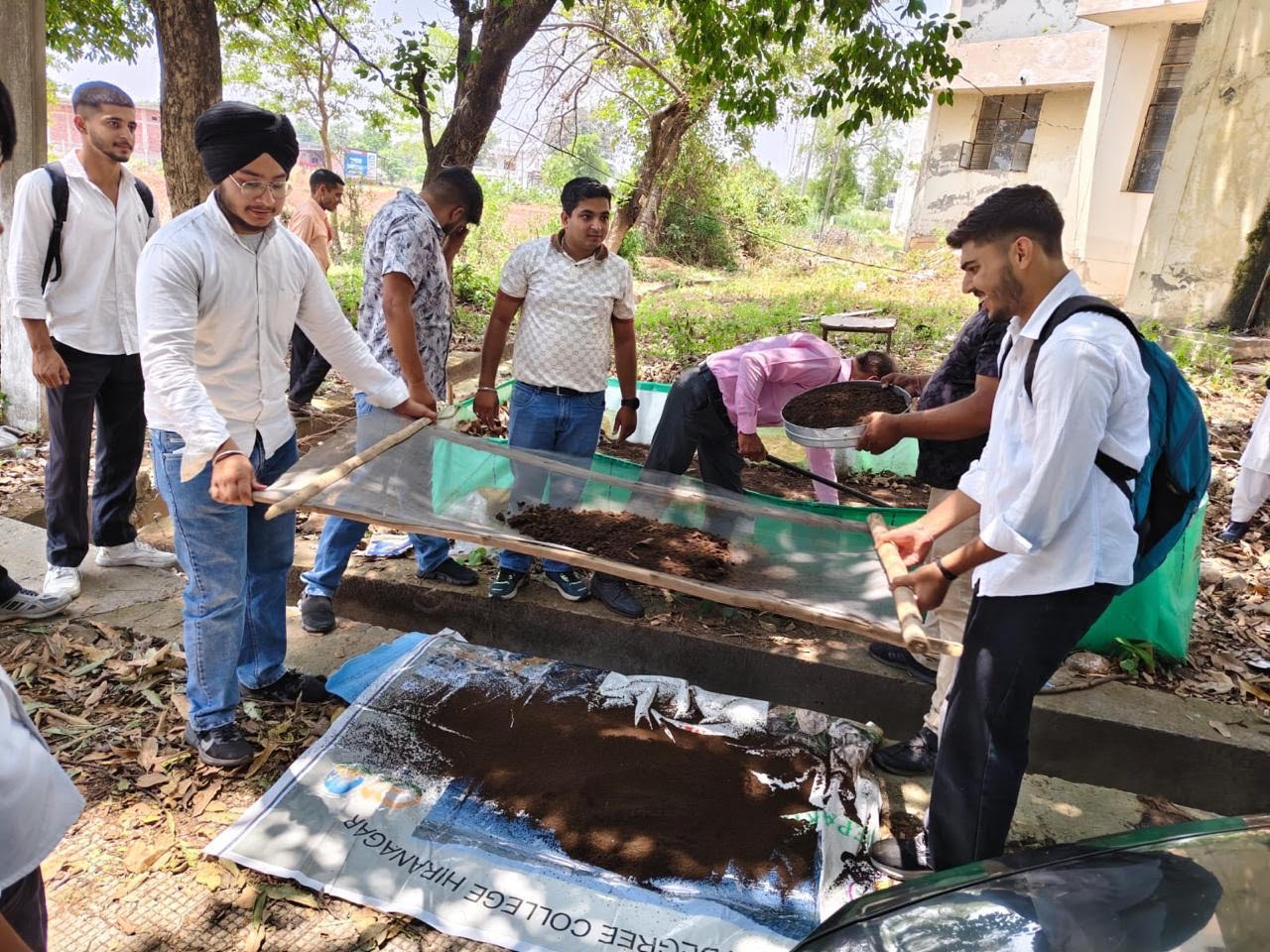 Vermicomposting project successfully completed at GDC Hiranagar Vermicomposting project successfully completed at GDC Hiranagar