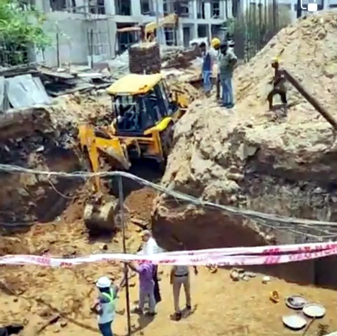 घटनास्थल का दृश्य घटनास्थल का दृश्य