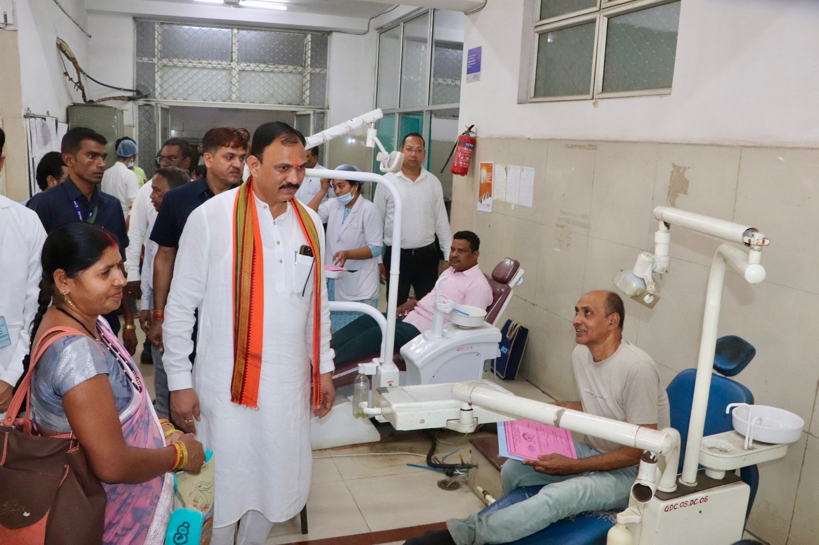 स्वास्थ्य मंत्री श्याम बिहारी जायसवाल रायपुर स्थित दंत चिकित्सा महाविद्यालय स्वास्थ्य सुविधाओं का जायजा लिया। स्वास्थ्य मंत्री श्याम बिहारी जायसवाल रायपुर स्थित दंत चिकित्सा महाविद्यालय स्वास्थ्य सुविधाओं का जायजा लिया।