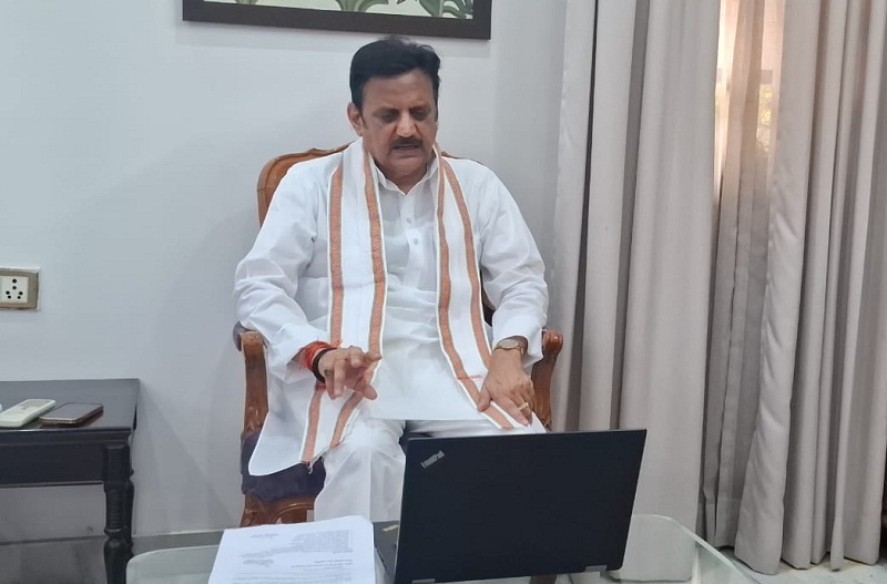 मप्रः उप मुख्यमंत्री शुक्ल ने स्वास्थ्य अमले को दिलाई तंबाकू नियंत्रण की शपथ मप्रः उप मुख्यमंत्री शुक्ल ने स्वास्थ्य अमले को दिलाई तंबाकू नियंत्रण की शपथ
