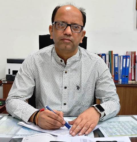 पर मण्डल रेल प्रबन्धक इन्फ्रा अजय सिंह पर मण्डल रेल प्रबन्धक इन्फ्रा अजय सिंह
