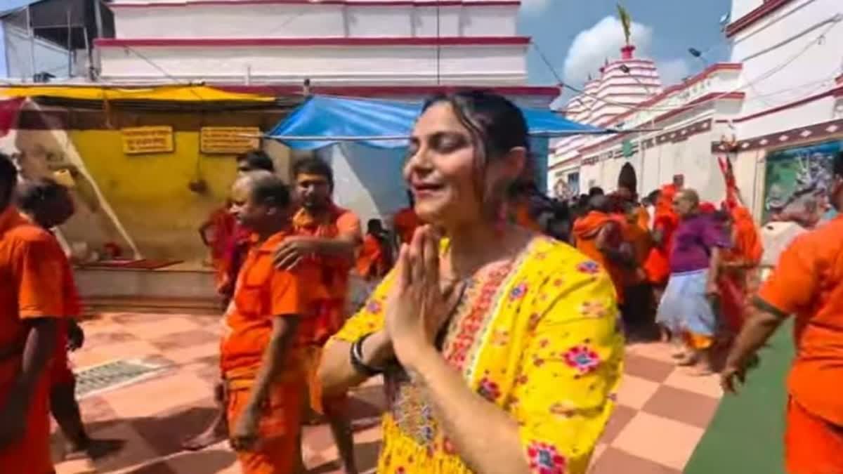 ज्योति मल्होत्रा का वायरल फ़ोटो ज्योति मल्होत्रा का वायरल फ़ोटो