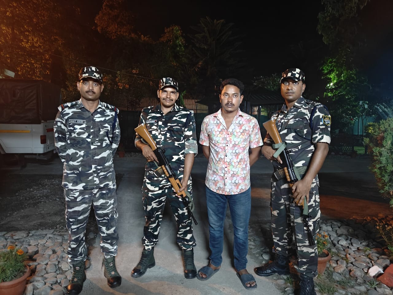 बांग्लादेशी युवक गिरफ्तार बांग्लादेशी युवक गिरफ्तार